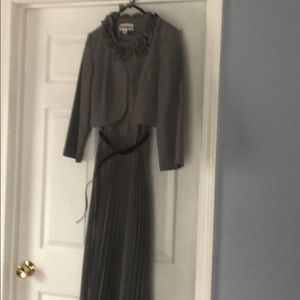 Sleeveless dress with jacket